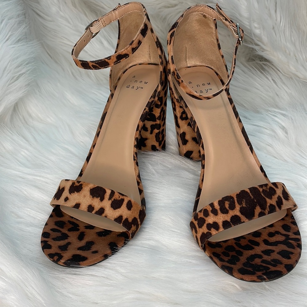 Leopard chunky heels